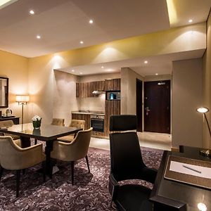 Executive Club Suite met Twee Slaapkamers en een King Size Bed